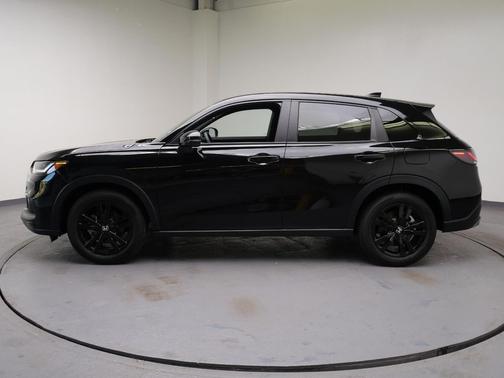 Crystal Black Pearl 2026 Honda HR-V AWD Sport