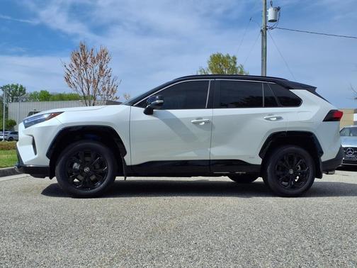 2024 Toyota RAV4 Hybrid SE