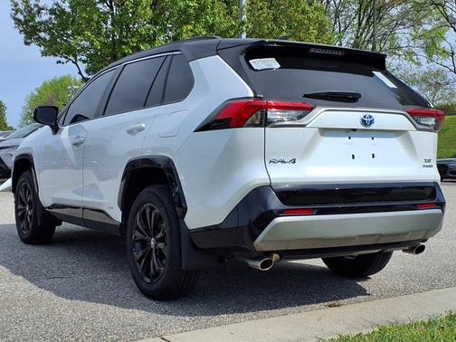 2024 Toyota RAV4 Hybrid SE