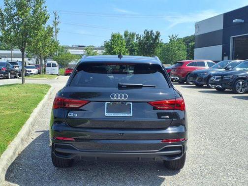 2025 Audi Q3 Premium 45 TFSI S line quattro Tiptronic