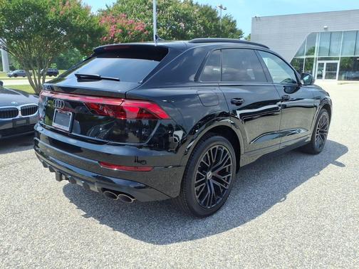 Mythos Black Metallic 2026 Audi SQ8 4.0T Prestige
