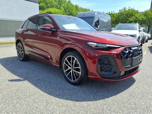 Grenadine Red Metallic 2026 Audi Q5 Prestige TFSI quattro S tronic