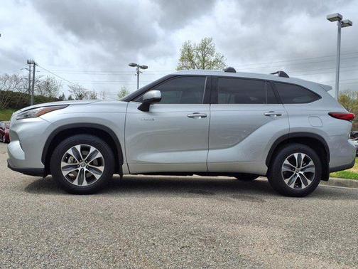 2020 Toyota Highlander Hybrid XLE