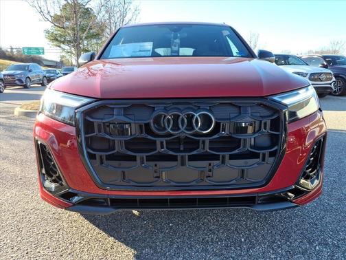 Chili Red Metallic 2026 Audi Q7 55 Prestige