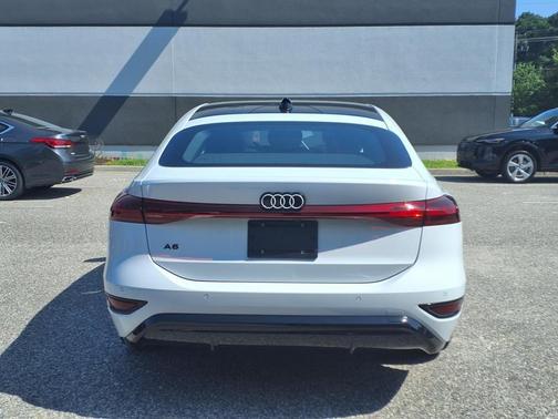Glacier White Metallic 2025 Audi A6 e-tron Premium Plus