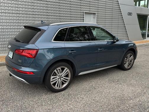 Utopia Blue Metallic 2018 Audi Q5 2.0T Prestige