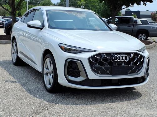 Daytona Gray Pearl Effect 2025 Audi Q5 45 S line Premium