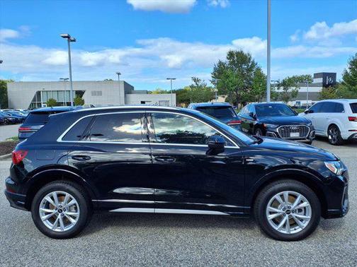 2025 Audi Q3 Premium 45 TFSI S line quattro Tiptronic