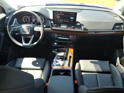 Ultra Blue Metallic 2023 Audi Q5 55 S line Premium Plus