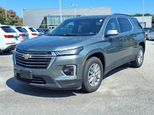 Silver Sage Metallic 2023 Chevrolet Traverse LT Cloth