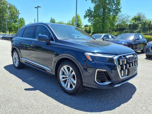 Waitomo Blue Metallic 2025 Audi Q7 55 Premium Plus