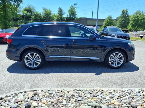Waitomo Blue Metallic 2025 Audi Q7 55 Premium Plus