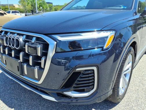Waitomo Blue Metallic 2025 Audi Q7 55 Premium Plus
