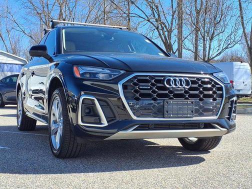 2022 Audi Q5 45 S line Premium Plus