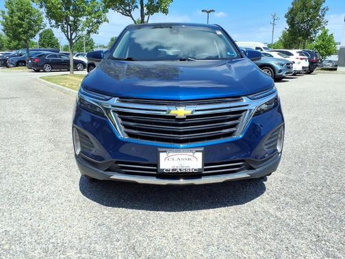 Blue Glow Metallic 2022 Chevrolet Equinox 1LT