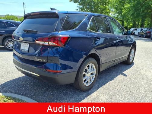 Blue Glow Metallic 2022 Chevrolet Equinox 1LT