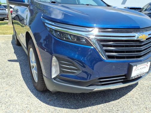 Blue Glow Metallic 2022 Chevrolet Equinox 1LT