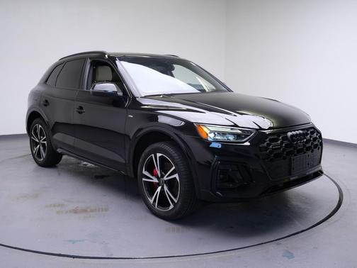 Mythos Black Metallic 2025 Audi Q5 45 S line Premium Plus