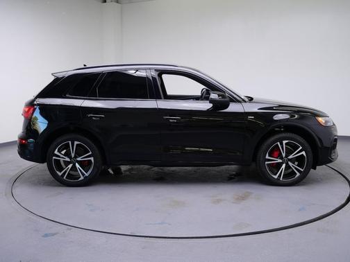 Mythos Black Metallic 2025 Audi Q5 45 S line Premium Plus