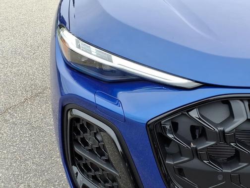Ultra Blue Metallic 2026 Audi Q5 Sportback Premium Plus TFSI quattro S tronic