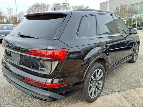 2023 Audi Q7 45 Premium Plus