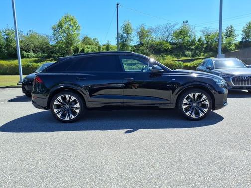 Mythos Black Metallic 2026 Audi Q8 55 Premium Plus
