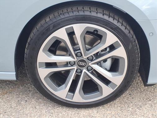 Arrow Gray Pearl Effect 2026 Audi A3 Premium
