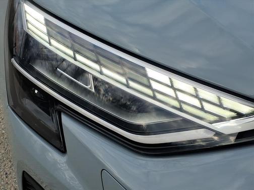 Arrow Gray Pearl Effect 2026 Audi A3 Premium