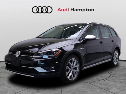 Deep Black Pearl Metallic 2018 Volkswagen Golf Alltrack TSI S