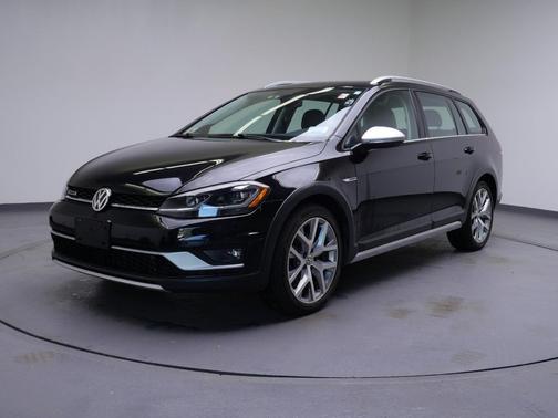 Deep Black Pearl Metallic 2018 Volkswagen Golf Alltrack TSI S