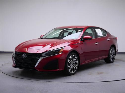 Scarlet Ember Tintcoat 2023 Nissan Altima 2.5 SL