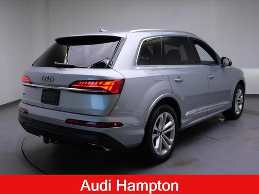 Satellite Silver Metallic 2025 Audi Q7 45 Premium Plus