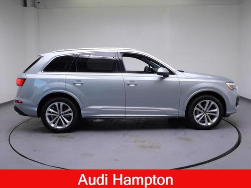 Satellite Silver Metallic 2025 Audi Q7 45 Premium Plus
