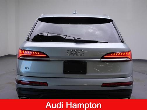 Satellite Silver Metallic 2025 Audi Q7 45 Premium Plus