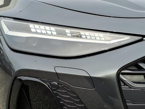 Daytona Gray Pearl Effect 2026 Audi A6 Premium Plus quattro S tronic