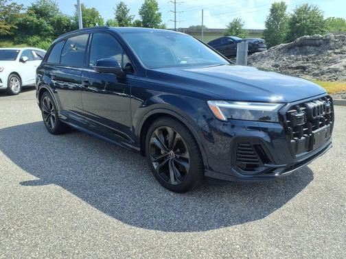Waitomo Blue Metallic 2025 Audi Q7 55 Premium Plus