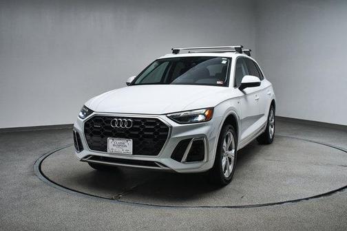 Glacier White Metallic 2023 Audi Q5 45 S line Premium Plus