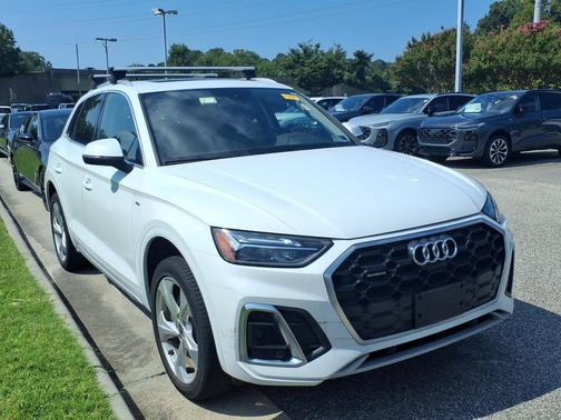 Glacier White Metallic 2023 Audi Q5 45 S line Premium Plus