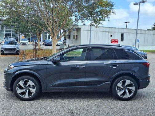 2025 Audi Q6 e-tron Premium Plus quattro