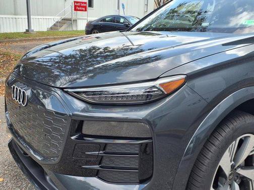 2025 Audi Q6 e-tron Premium Plus quattro