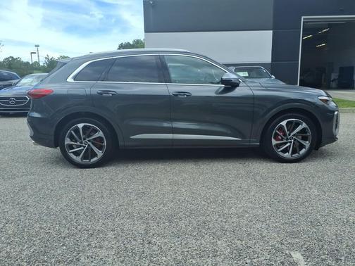 Daytona Gray Metallic 2026 Audi SQ5 3.0T Premium Plus