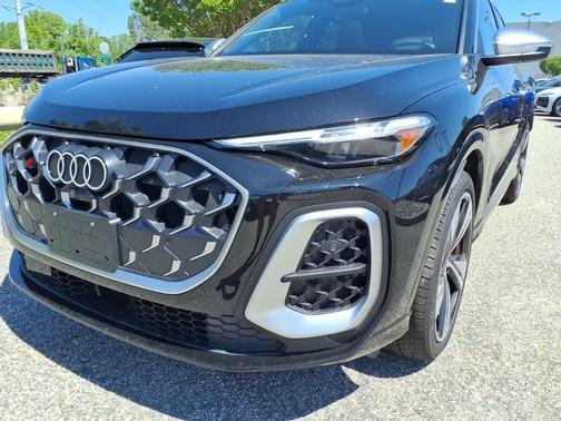 Mythos Black Metallic 2025 Audi SQ5 3.0T Premium Plus