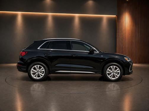 Mythos Black Metallic 2025 Audi Q3 Premium 45 TFSI S line quattro Tiptronic
