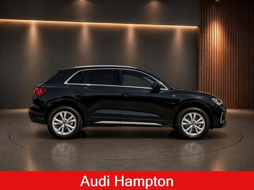 Mythos Black Metallic 2025 Audi Q3 Premium 45 TFSI S line quattro Tiptronic