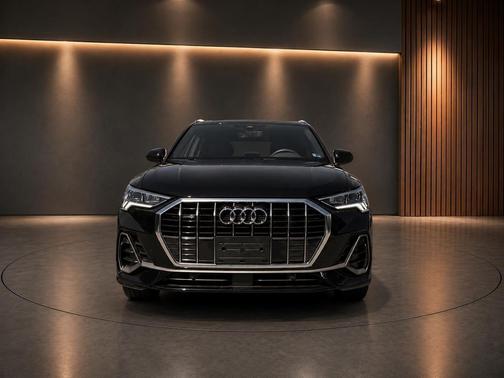 Mythos Black Metallic 2025 Audi Q3 Premium 45 TFSI S line quattro Tiptronic