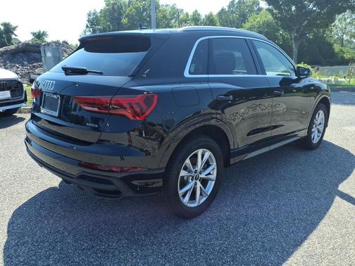 Mythos Black Metallic 2025 Audi Q3 Premium 45 TFSI S line quattro Tiptronic