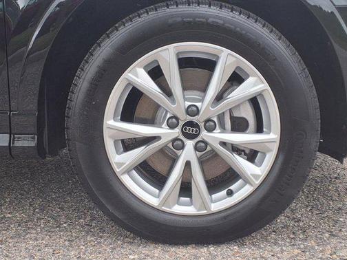 Mythos Black Metallic 2025 Audi Q3 Premium 45 TFSI S line quattro Tiptronic