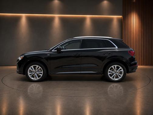 Mythos Black Metallic 2025 Audi Q3 Premium 45 TFSI S line quattro Tiptronic