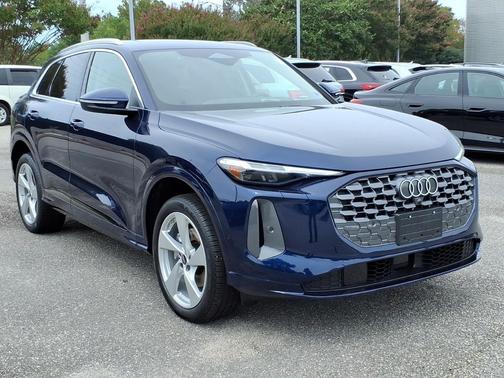 Navarra Blue Metallic 2025 Audi Q5 Premium Plus TFSI quattro S tronic