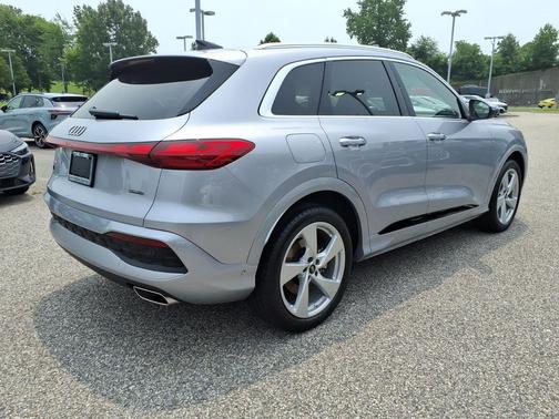 Florett Silver Metallic 2025 Audi Q5 Prestige TFSI quattro S tronic